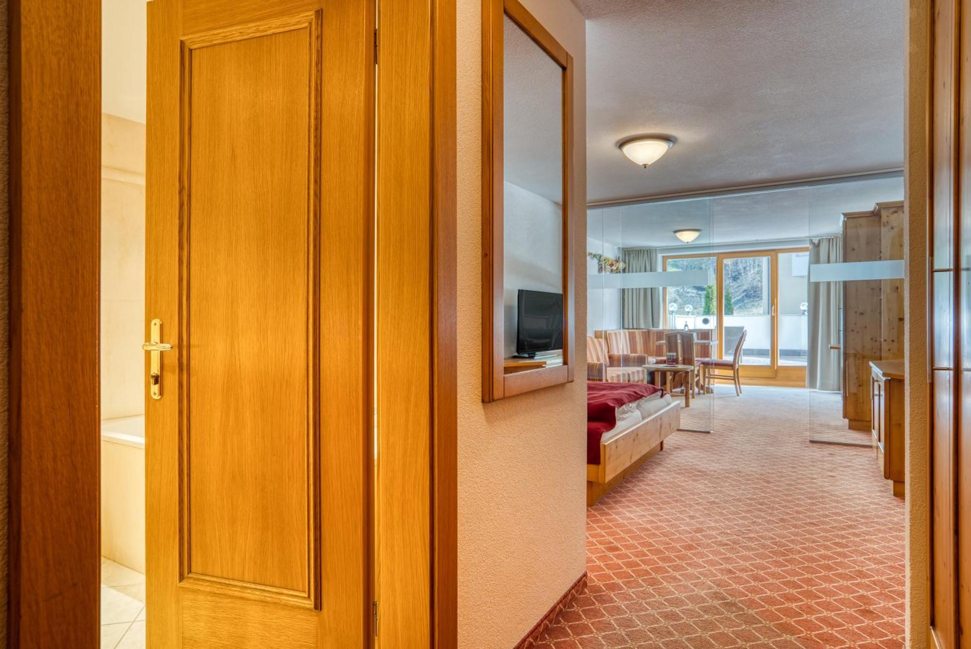 Mallaun Hotel.Erlebnis Зее Екстериор снимка