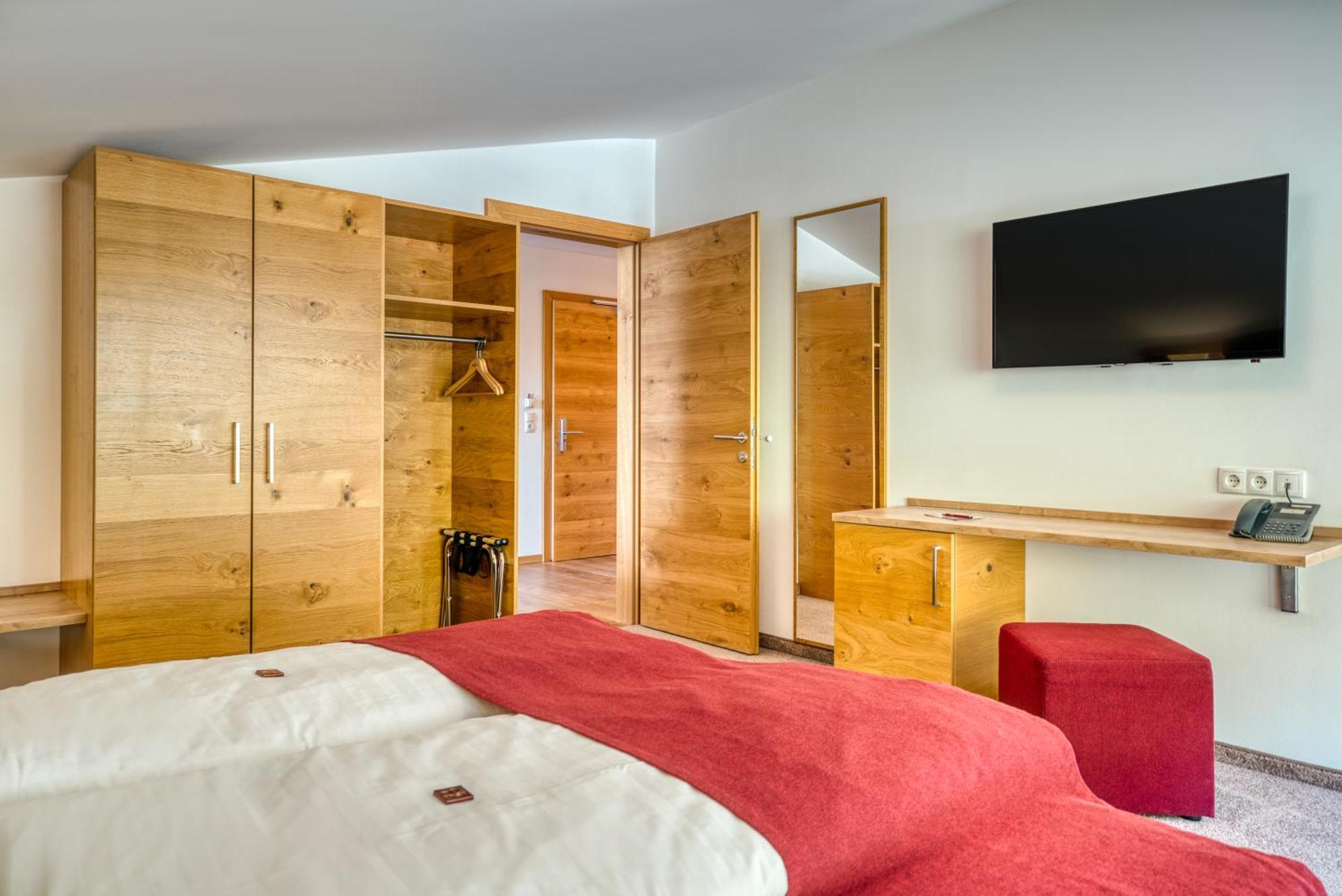 Mallaun Hotel.Erlebnis Зее Екстериор снимка