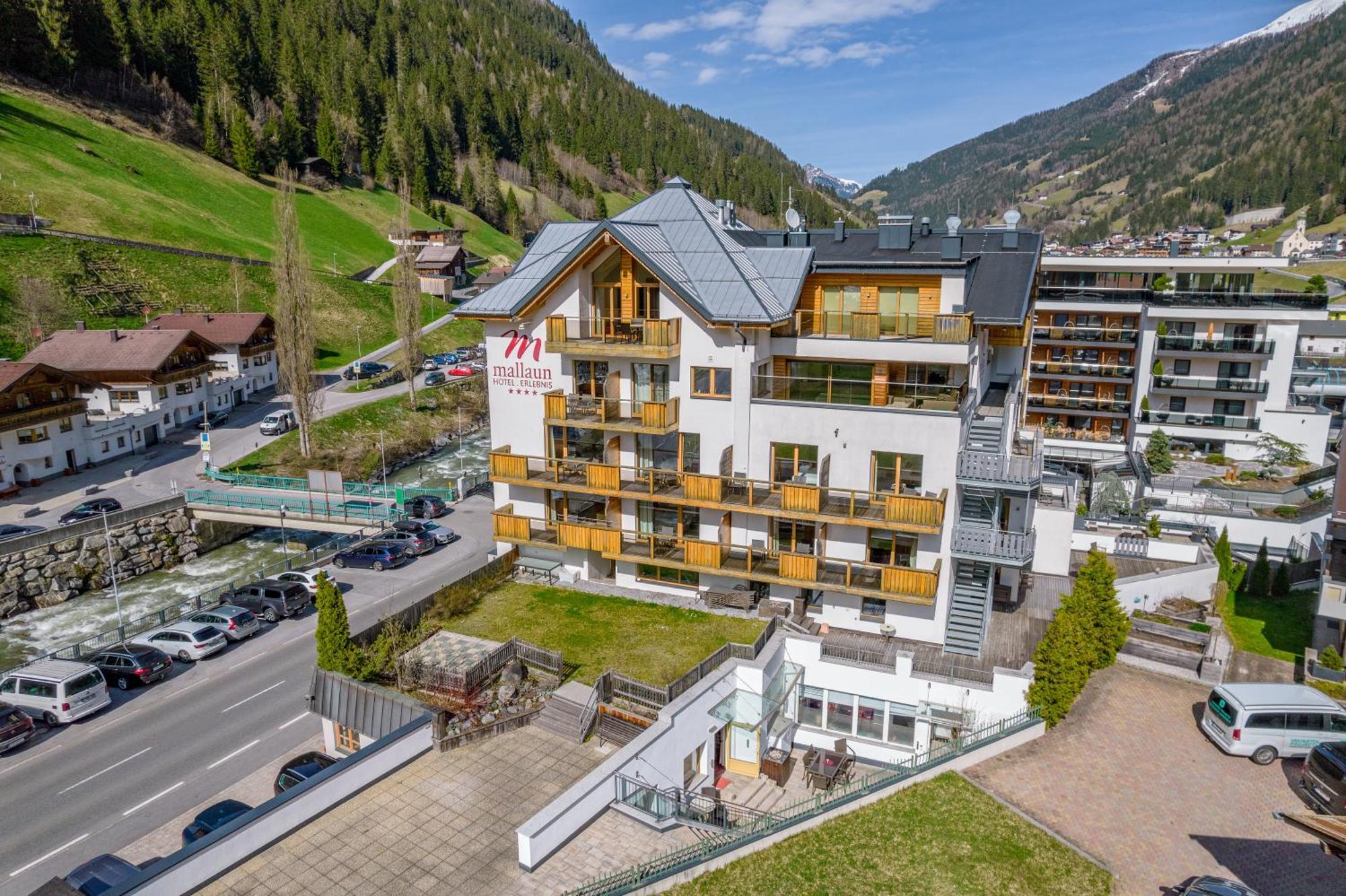 Mallaun Hotel.Erlebnis Зее Екстериор снимка