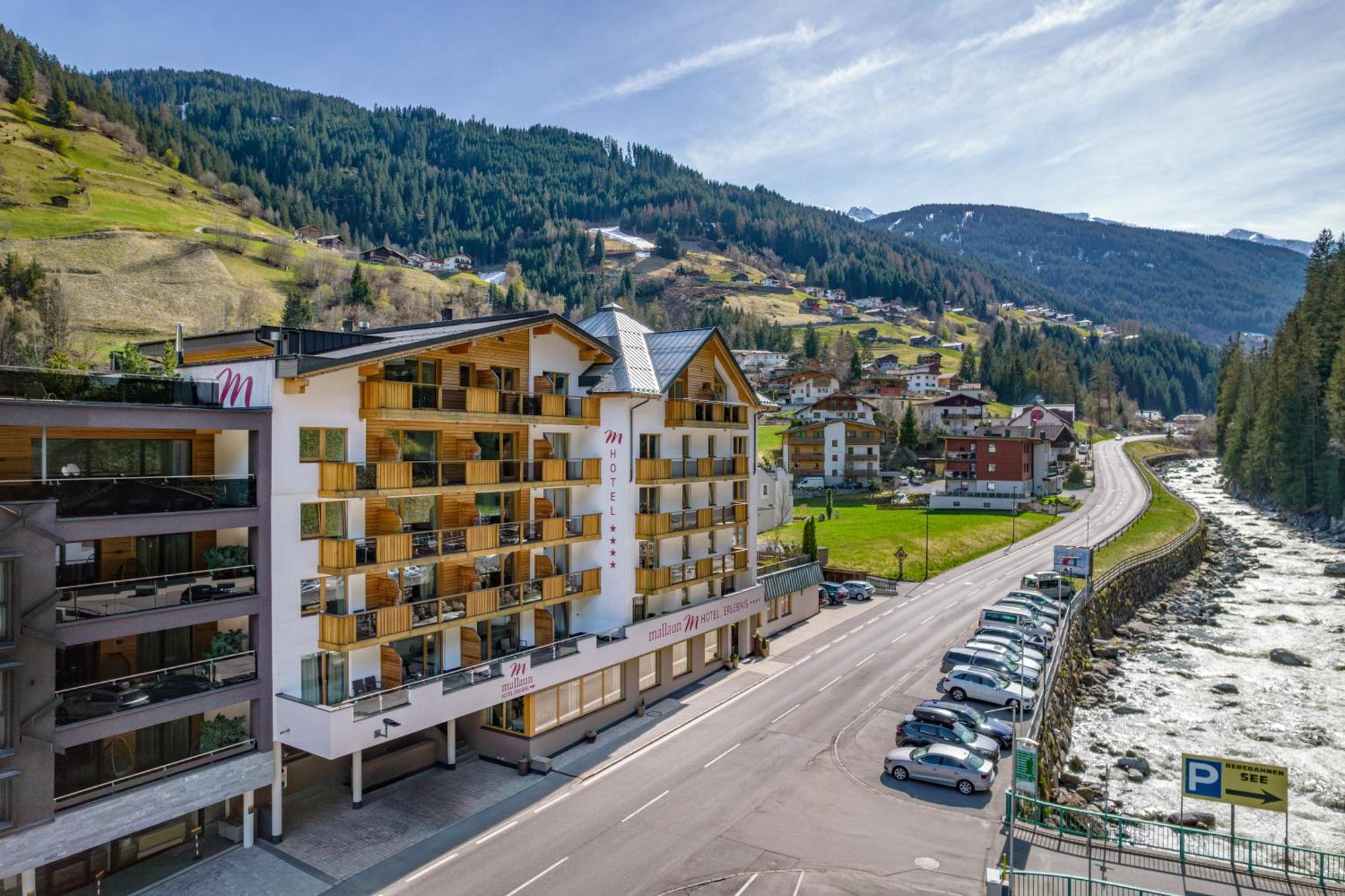 Mallaun Hotel.Erlebnis Зее Екстериор снимка